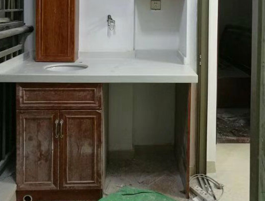 鋁師傅陽(yáng)臺(tái)落地式全鋁浴室柜裝修效果圖